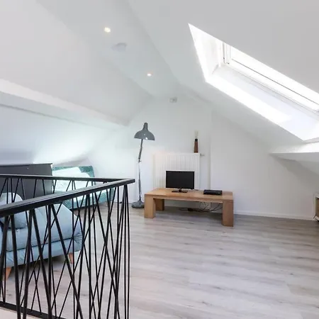 Huswell - Charming Seaside Apartment With Mezzanine And Modern Comforts Ostend