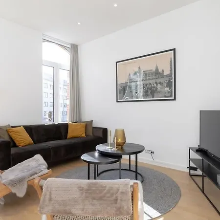 Huswell - Charming Seaside Apartment With Mezzanine And Modern Comforts 度假居 *